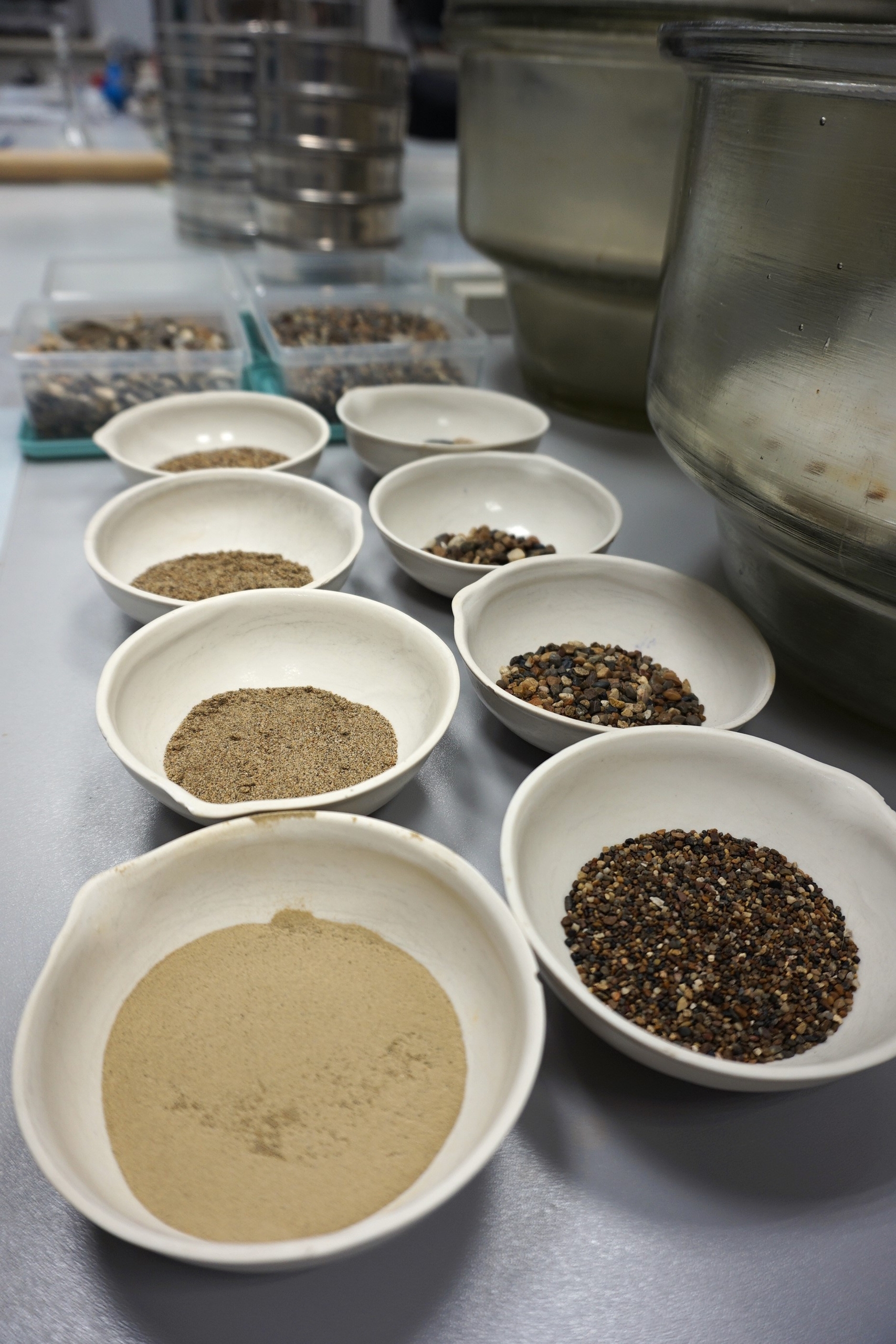 Экскурсия с погружением: гости и сотрудники Первого на Урале заглянули в лабораторию грунтоведения ПГНИУ